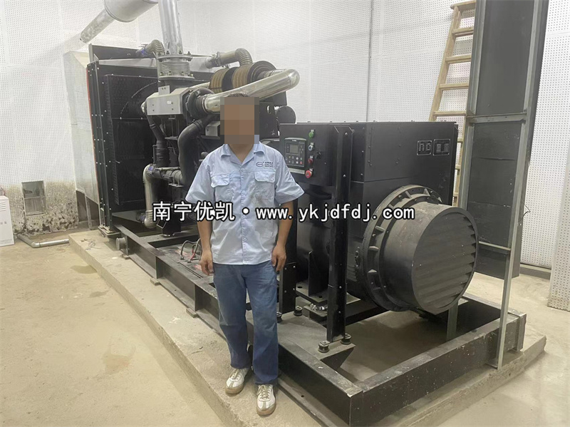 2022年8月23日，800KW上柴發(fā)電機(jī)組含機(jī)房降噪工程江西某單位安裝調(diào)試完畢