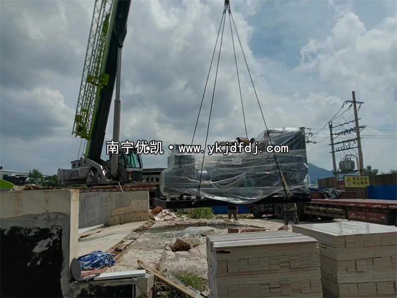 2023年8月29日，廣西項目800kw上柴發(fā)電機組到貨安裝現(xiàn)場