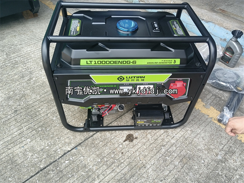 2024年6月26日，客戶(hù)到店自提一臺(tái)7.5KW汽油發(fā)電機(jī)組