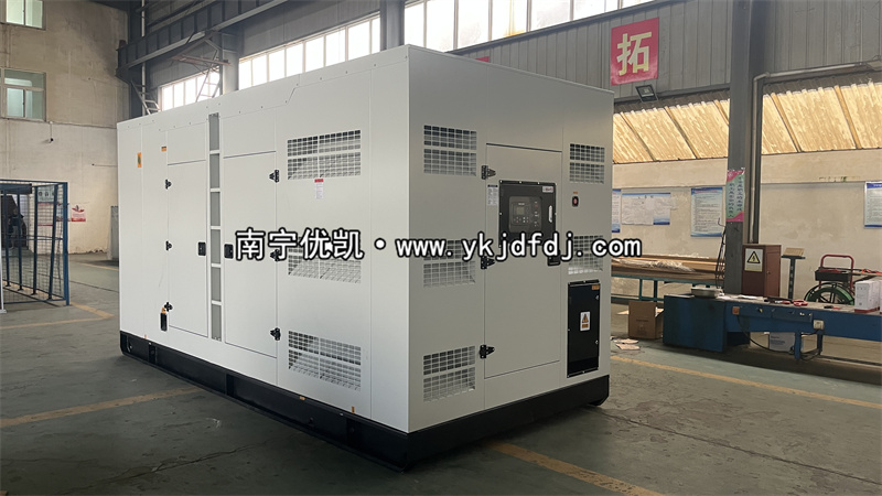 2025年7月15日，國外項目480KW上柴靜音柴油發(fā)電機組裝車發(fā)貨憑祥口岸